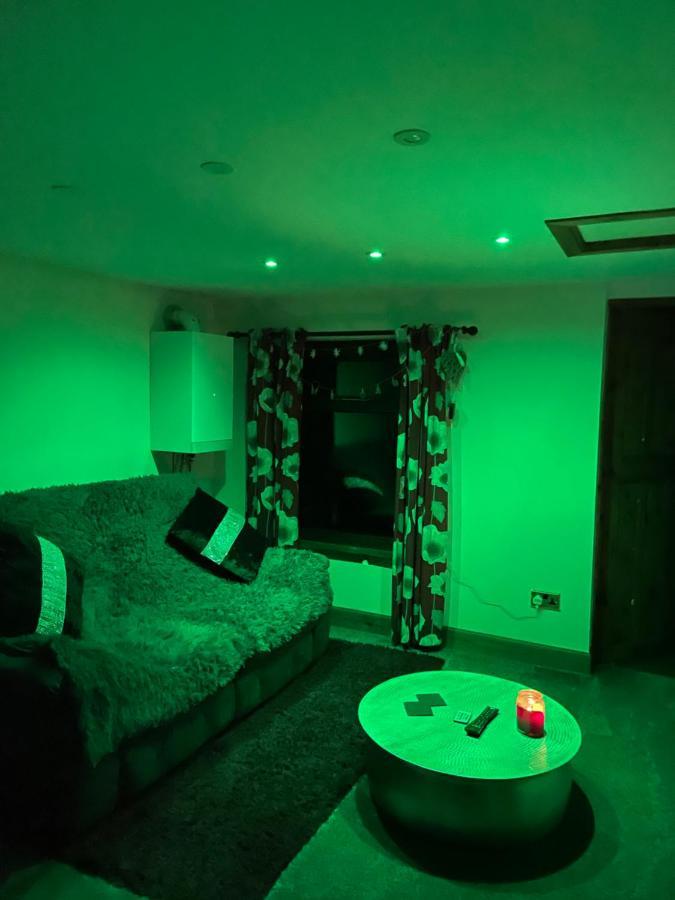 Bankhead Accommodation With Hot Tub In Aberdeenshire Gamrie Ngoại thất bức ảnh